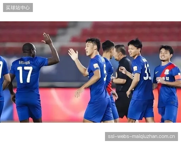 上海申花五月不胜,朱辰杰将功补过难救球队颓势依旧。 上海申花五月不胜,朱辰杰将功补过难救球队颓势依旧。